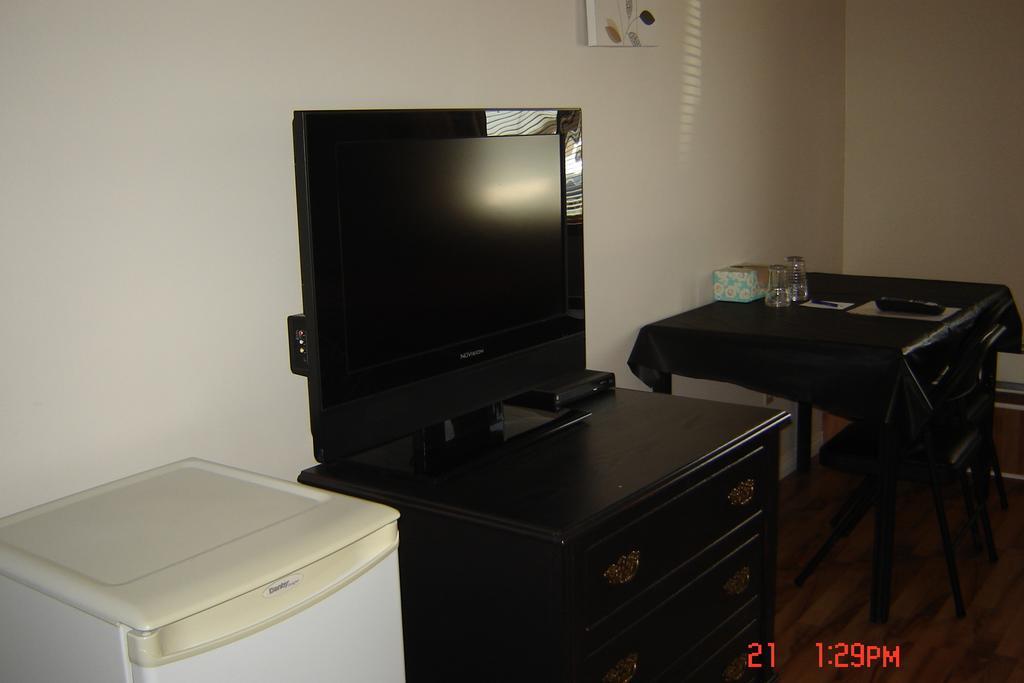Radisson Midway Motel חדר תמונה