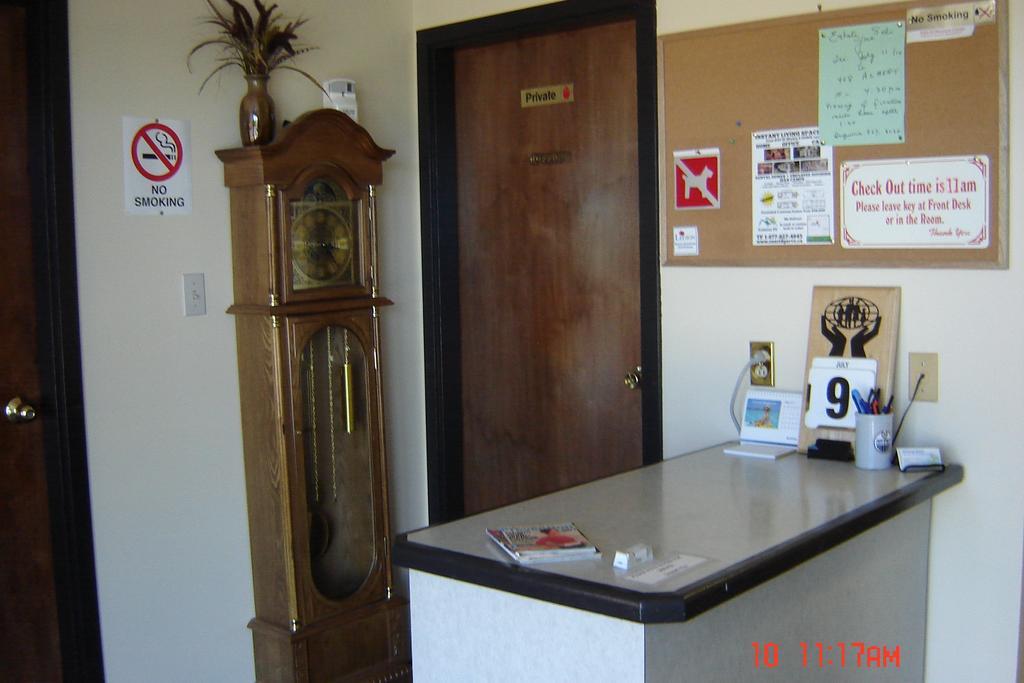 Radisson Midway Motel מראה חיצוני תמונה
